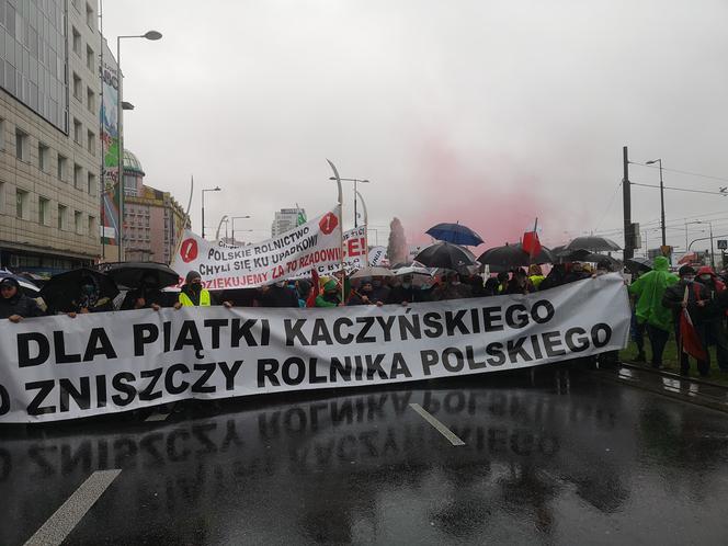 Protest rolników 13.10.2020. UTRUDNIENIA i policja w całej Warszawie