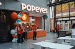 Tłumy na otwarciu Popeyes w Olsztynie. Rekordzista czekał w kolejce ponad 20 godzin