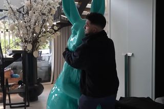 Andziaks przegięła z dekoracjami na Wielkanoc - zając na sterydach i gigantyczne jajka! Czuję zażenowanie