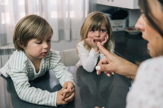 Jesteś sfrustrowana? Psycholożka podpowiada, jak radzić sobie z nerwami w obecności dziecka