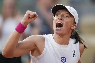 Iga Świątek znów wygrała Roland Garros! Polska Królowa Paryża wyszarpała zwycięstwo po horrorze! Finał Świątek - Muchova WYNIK RELACJA NA ŻYWO
