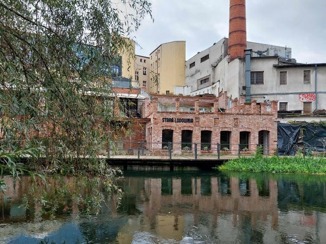 Wenecja Bydgoska ma niepowtarzalny klimat. Tak wyglądała 90 lat temu, a tak zmieniła się dziś [ZDJĘCIA]