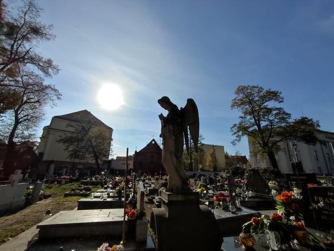 To drugi NAJSTARSZY cmentarzy w Polsce. Jest w Ostrowie Wielkopolskim