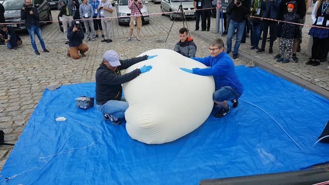 Start balonów stratosferycznych w misję KOSMOS