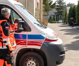 Na sygnale, odcinek 745. Benio (Hubert Jarczak), Wanda (Anna Lemieszek), kolega (Robert Panczkowski)