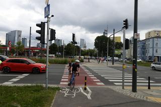 Tragiczny wypadek w Warszawie. Tramwaj potrącił rowerzystę na ul. Towarowej