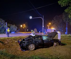 Toyota wjechała pod ciężarówkę. Dramatyczny wypadek pod Legionowem