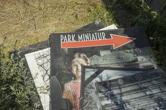 Zniszczony Park Miniatur Województwa Mazowieckiego