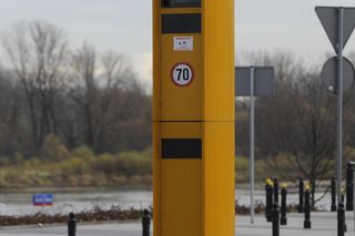 Nowy fotoradar w Warszawie bije rekordy. W ciągu miesiąca zrobił prawie 8000 zdjęć