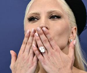 Lady Gaga pokazała pierścionek zaręczynowy