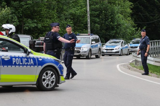 Małopolska. Policyjna obława za sprawcą strzelaniny w Starej Wsi
