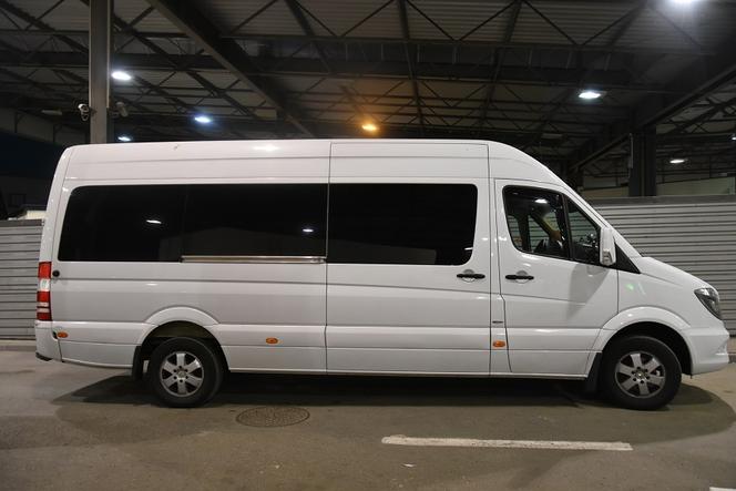 Medyka: Straż Graniczna zatrzymała busa. Kierowca na Ukrainę poszedł pieszo