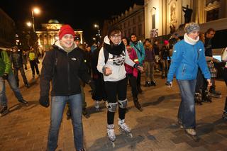 Nightskating. Warszawa na rolkach [Zdjęcia]