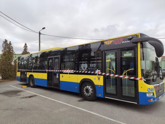 Tarnów. 20-latek wypalił z pistoletu do miejskiego autobusu. Nie wie, czemu to zrobił