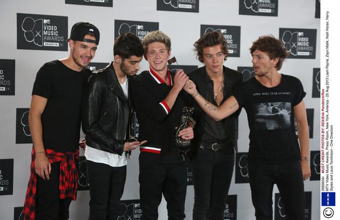 One Direction: MTV VMA 2013 opuścili z piękną statuetką! ZDJĘCIA