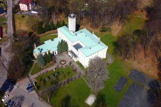 Pałac w Mysłakowicach. Dawna rezydencja królów pruskich, dziś najdroższa na Dolnym Śląsku