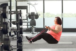 Ćwiczysz, a waga stoi w miejscu? Wypróbuj trening, który naprawdę przyspiesza metabolizm i spala tłuszcz