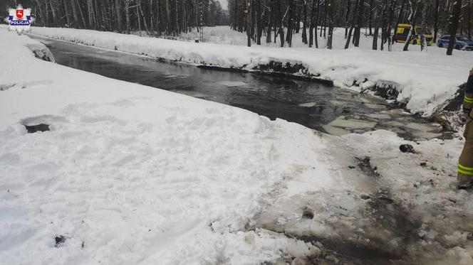 Lubelskie. Auto wpadło do wody. Dwie osoby nie żyją. Nowe fakty w sprawie tragedii niedaleko Parczewa