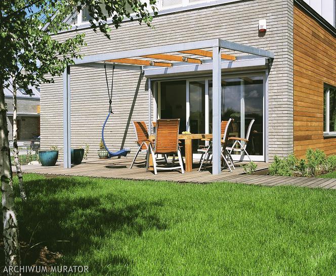 Pergola w ogrodzie