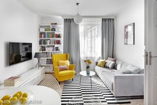 Małe mieszkanie w jasnych barwach