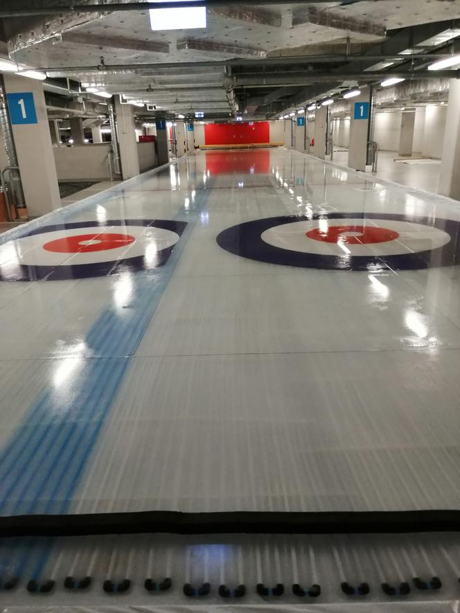 Tor do curlingu w Krakowie