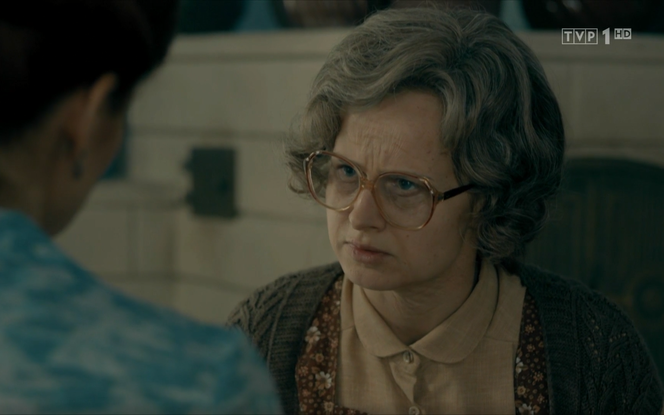 Stulecie Winnych  4, odcinek 41 (2): Ania (Urszula Grabowska), Andizia (Barbara Wypych)