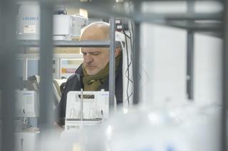 Paweł Kowal kupił manekina