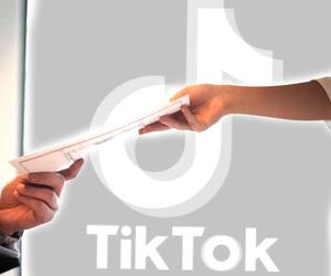 Nowy trend: rzucanie pracy na TikToku. Relacjonują składanie wypowiedzeń