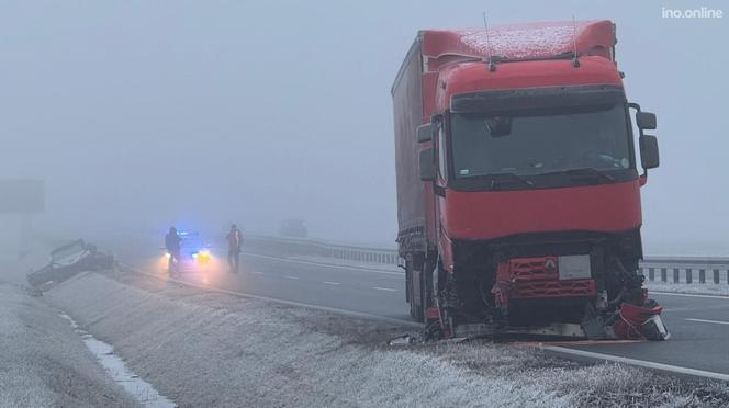 Tragiczny wypadek w miejscowości Balin. Tir najechał na samochód
