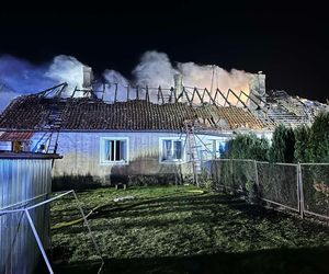 Tragiczny pożar budynku wielorodzinnego. Nie żyje jedna osoba, dwie są poparzone