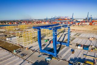 Na placu budowy terminala Baltic Hub T3 pojawiły się już ogromne suwnice