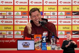 Lewandowski po tym pytaniu dziennikarza nie wytrzymał ze śmiechu. Niespodziewany finał konferencji