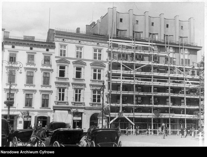 Kraków. Budynek Feniksa - remont elewacji zewnętrznej