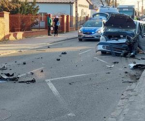 Czołowe zderzenie na ulicy Kościelnej w Starachowicach