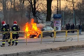 Bytom: Samochód z kobietą w środku stanął w płomieniach! Co się stało?