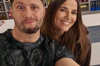 Pierwsza miłość. Marta (Honorata Witańska), Adrian (Piotr Mróz)