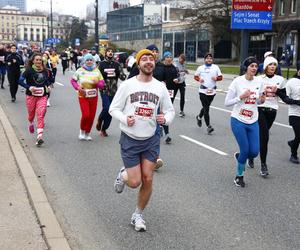 Bieg na Piątkę 2024, Warszawa - zdjęcia. Biegłeś? Szukaj się w galerii!