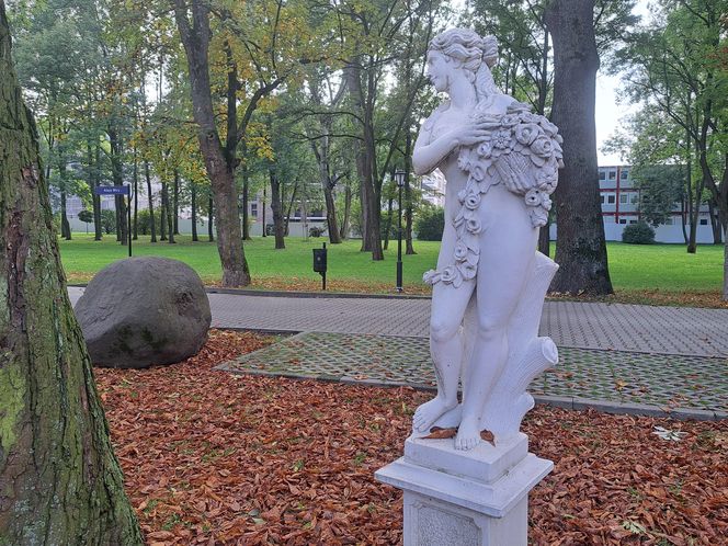Park Zdrojowy i Krakowska Pijalnia Zdrojowa przy rondzie Matecznego