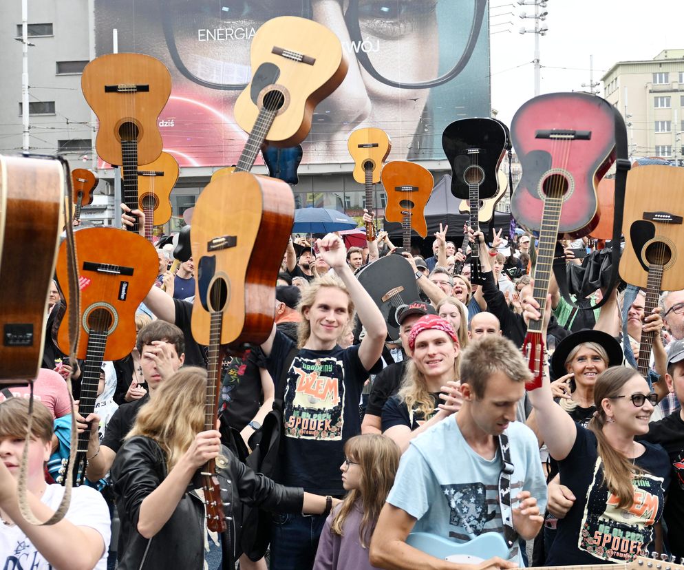 Gitarowy rekord w Katowicach! Fani Dżemu zagrali Wehikuł czasu