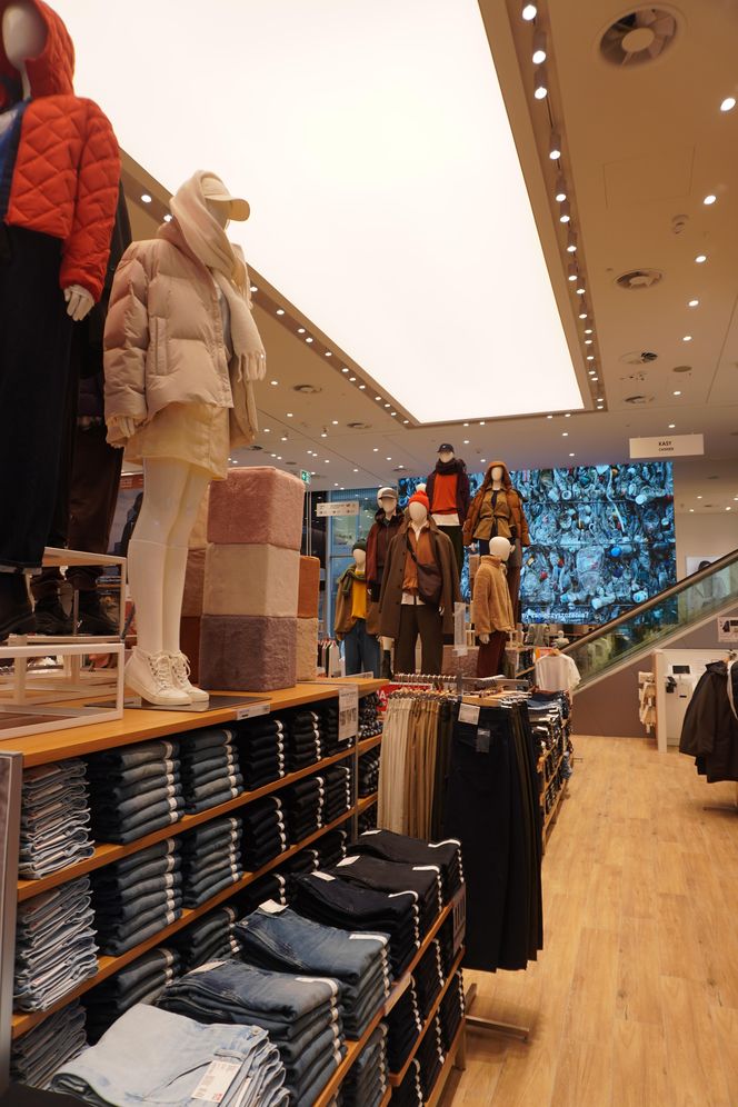 Sklep UNIQLO przy Marszałkowskiej w Warszawie po remoncie 10.2025