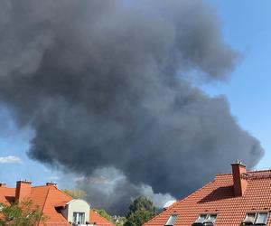 Czarny dym nad Zabrzem. Strażacy walczą z pożarem na Zaborzu