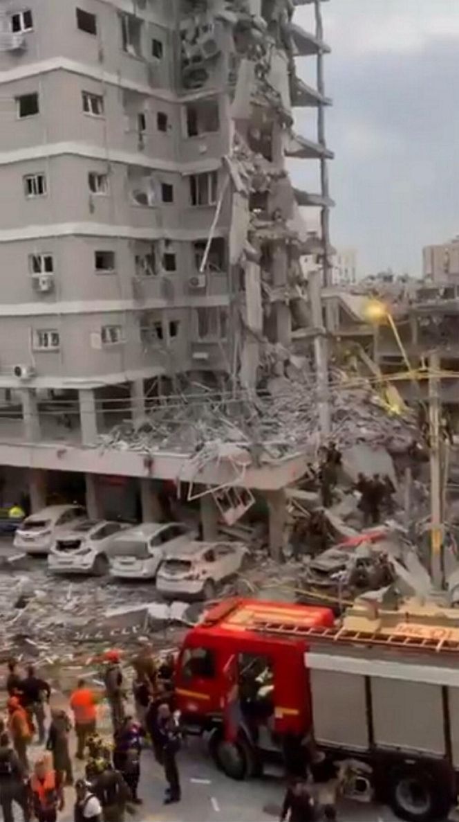 Rakieta trafiła prosto w blok w Izraelu