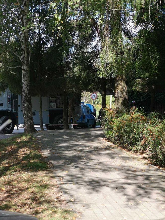 ABW w akcji. Znaleziono broń i materiały wybuchowe. Trwa ewakuacja