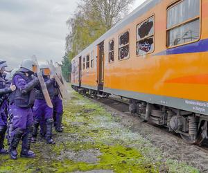 Demolka pociągu w Iławie. Stu policjantów w akcji