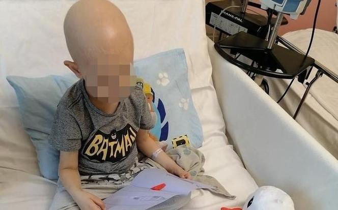 Krew potrzebna natychmiast! Trwa walka o życie małego Szymonka spod Makowa Mazowieckiego [ZDJĘCIA]