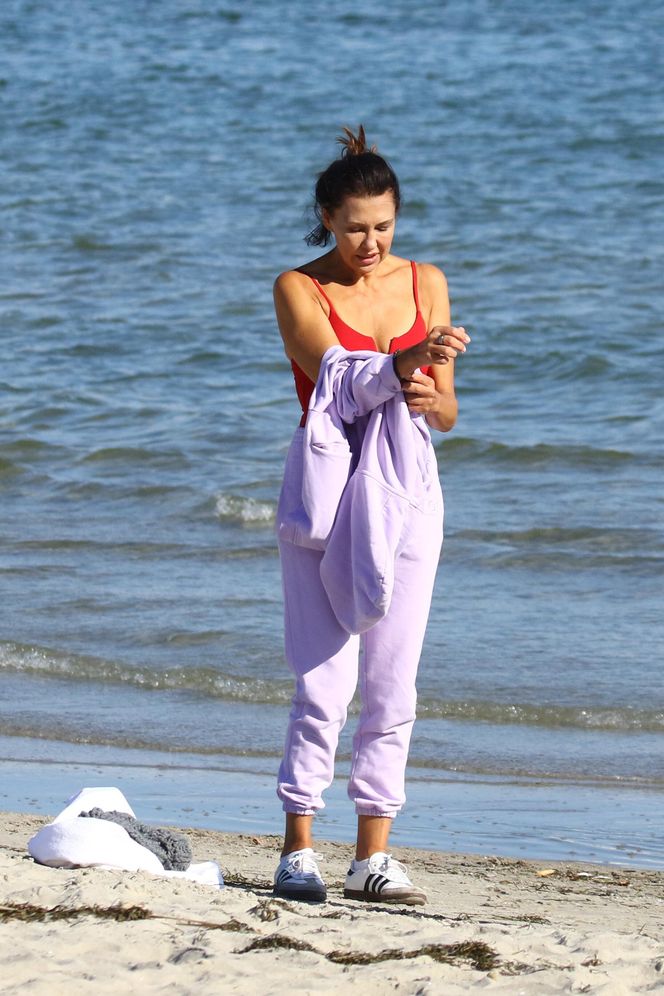 Anna Popek pracuje w zimnym morzu