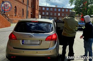 Chciał sprzedać okulary i zegarek, po chwili zadał cios. Brutalny atak w lombardzie