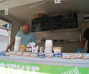 Food Truck Festivals 2023 w Bydgoszczy. Wyjątkowe restauracje zaparkowały pod Torbydem [ZDJĘCIA]