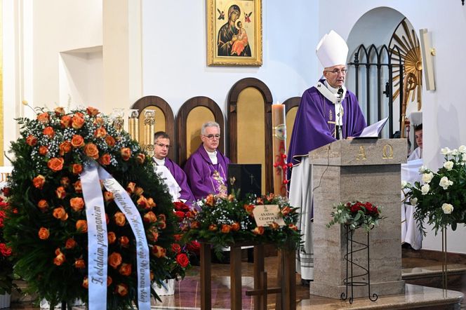   Pogrzeb Anatola Czaplickiego. Arcybiskup Galbas: pamięć o tym koszmarze długo nie przeminie