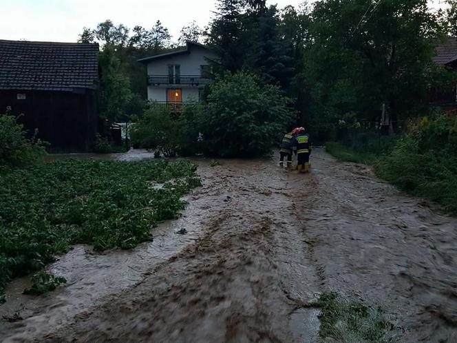 PILNE! Trwa walka ze skutkami potężnej nawałnicy która przeszła nad terenem gminy Zielonki